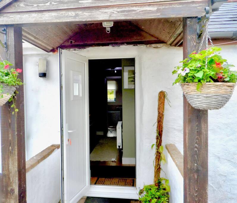 Stunning Annexe 1 Luxury Bedroom, Eating Area & Bathroom Only! トルーロー エクステリア 写真