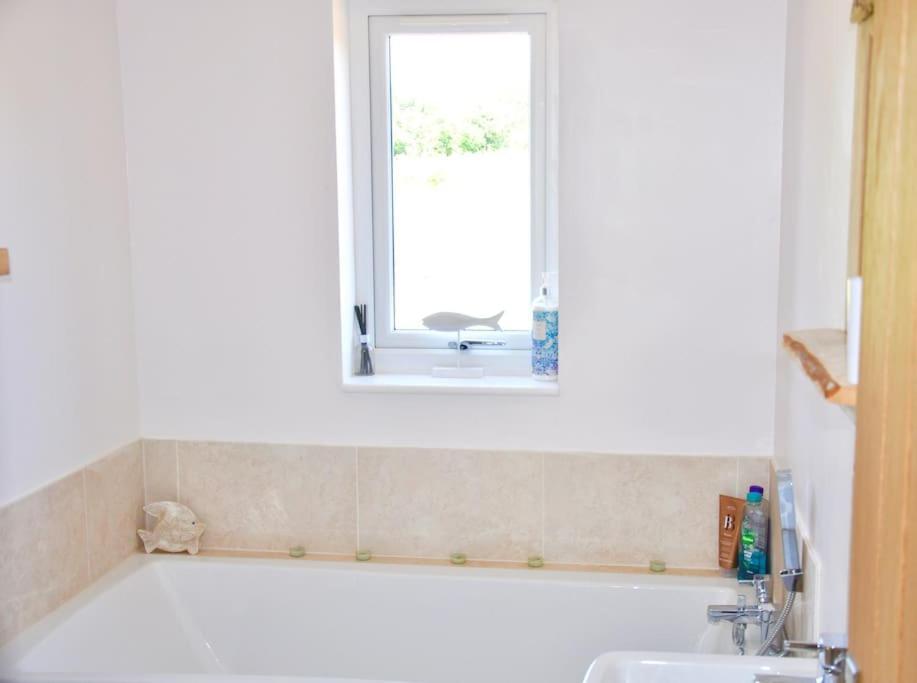 Stunning Annexe 1 Luxury Bedroom, Eating Area & Bathroom Only! トルーロー エクステリア 写真